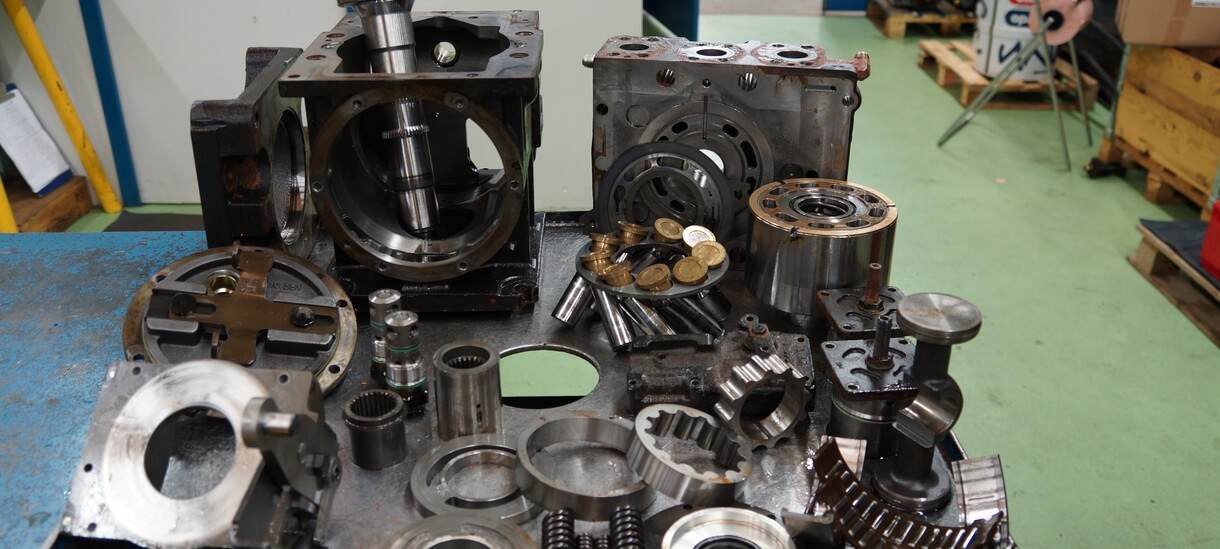 Réparation d'une pompe hydraulique à pistons Sauer Danfoss Sundstrand